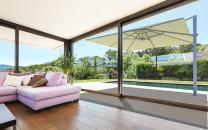 parasol excentr design maison piscine 