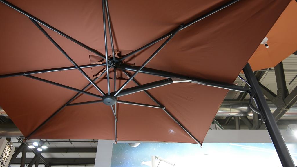 finition haut de gamme luxe parasol déporté design